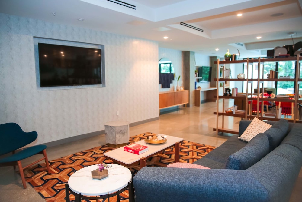 Fully Furnished Suites near Little Tokyo - photo 7