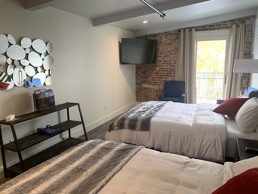Manhattan Hotel Salida - photo 9