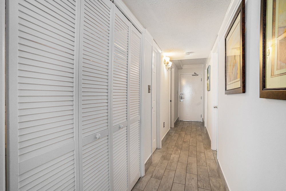 1402 Waters Edge Resort 2 Bedroom Condo by RedAwning - photo 22