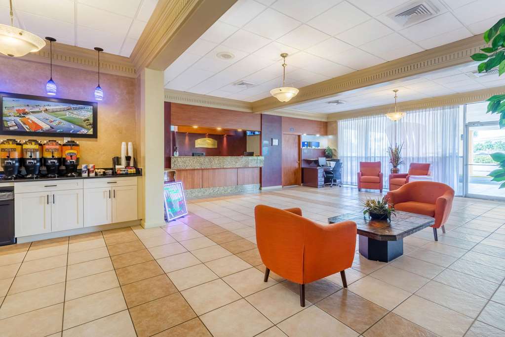 Howard Johnson by Wyndham Lakeland - photo 6