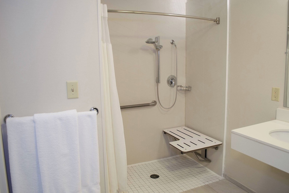 Fairfield Inn & Suites by Marriott Hazleton - photo 24