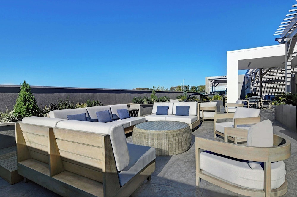 Courtyard by Marriott Hamilton - photo 39