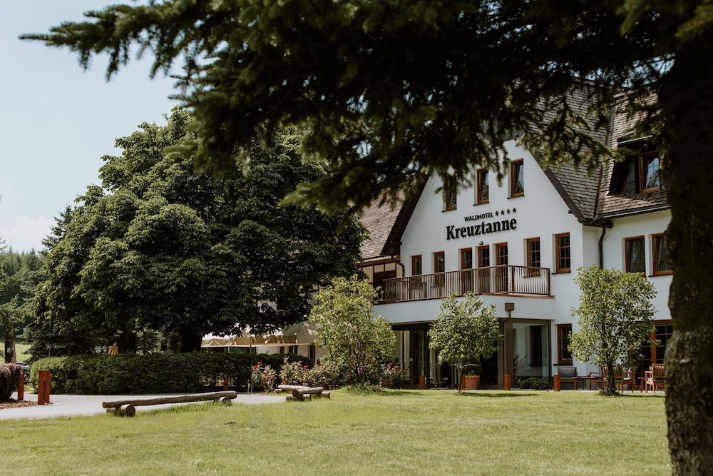 Waldhotel Kreuztanne — Sayda