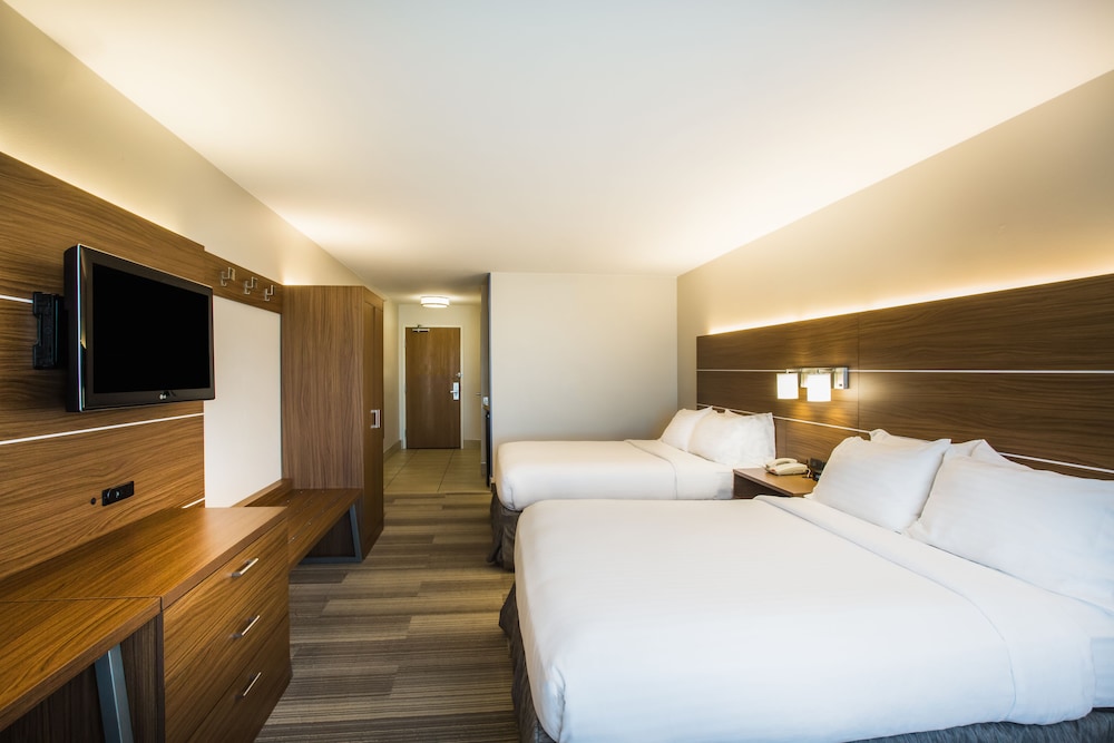 Holiday Inn Express & Suites Cedar City by IHG - photo 8
