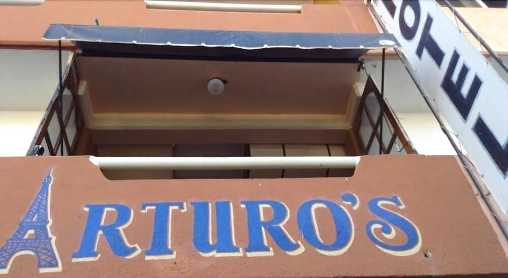 Arturo's