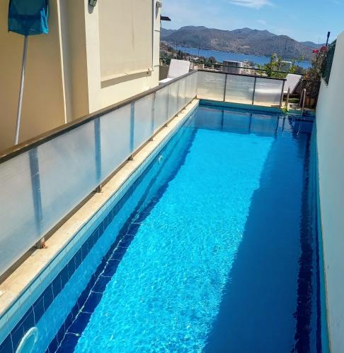 Τάνια — 4-Star Luxury Hotel in Anavyssos, Greece