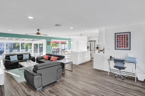 Gorgeous poolhome on the canal — 4-Star Luxury Hotel in Fort Lauderdale, United States