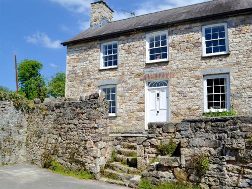 The Mill Farmhouse — 4-Star Luxury Hotel in Llandybie, United Kingdom