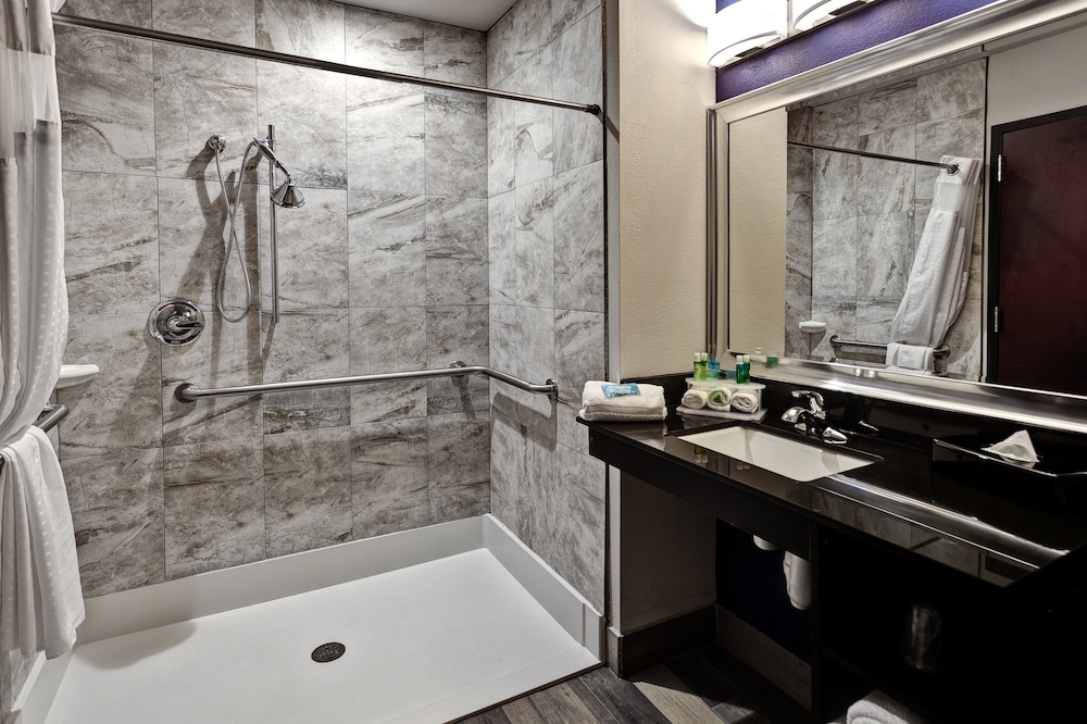 Holiday Inn Express Hutchinson by IHG - photo 12