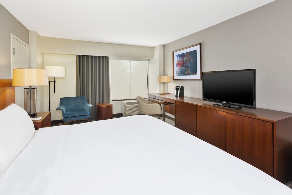 Crowne Plaza Dulles Airport by IHG - photo 41