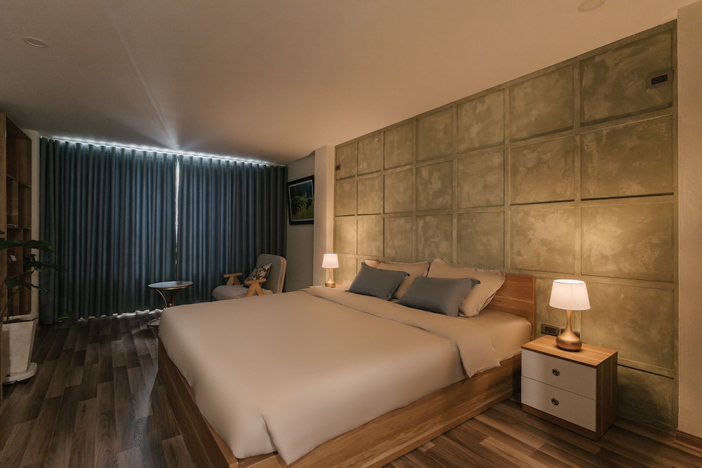 Homestay Train Street View Đồng Xuân Market — 4-Star Luxury Hotel in Hanoi, Vietnam