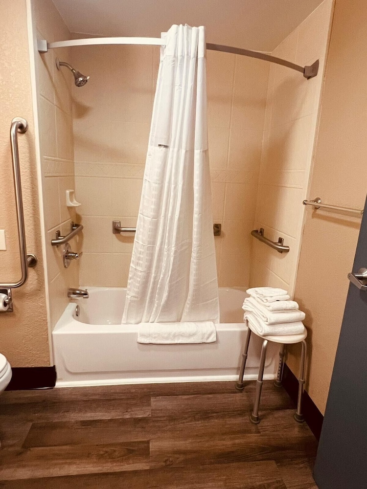 FairBridge Inn Express Nyack - photo 14