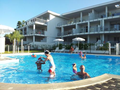 Myconos Deluxe D3 Pineto Vacanza — 4-Star Luxury Hotel in Pineto, Italy