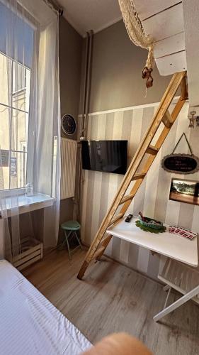 Przytulna kawalerka z antresolą w sercu Gdańska — 4-Star Luxury Hotel in Gdansk, Poland