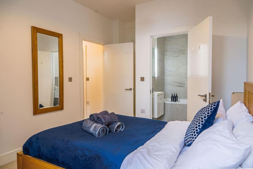 Central Flat Free Parking Ideal for Contractors