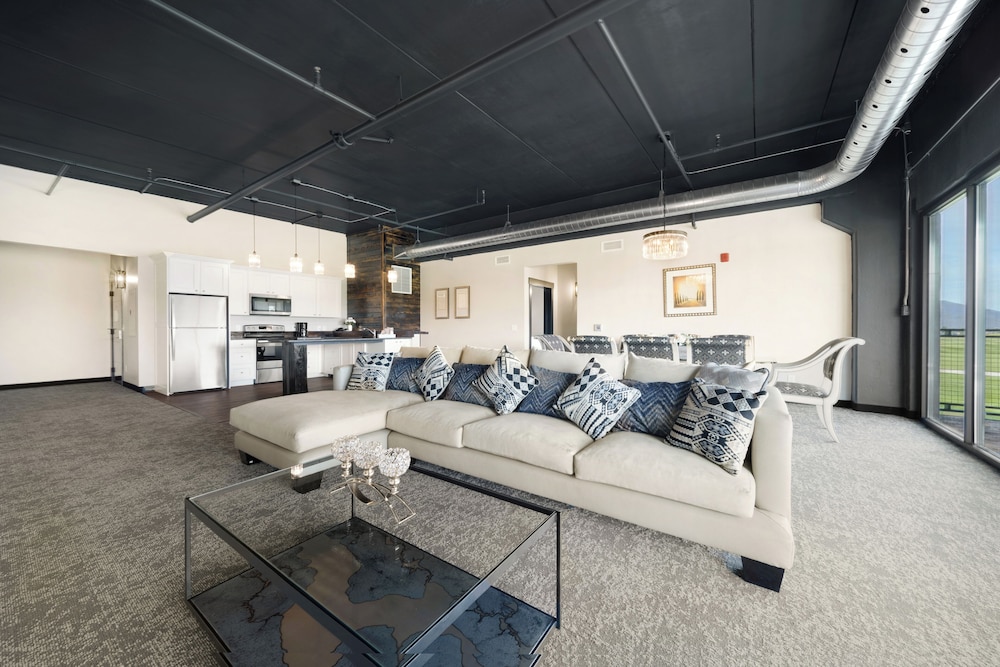 The Suites at Prairie Falls & Event Center - photo 33