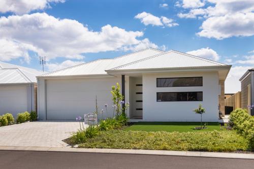 Meadows - carbon neutral hotel in Dunsborough