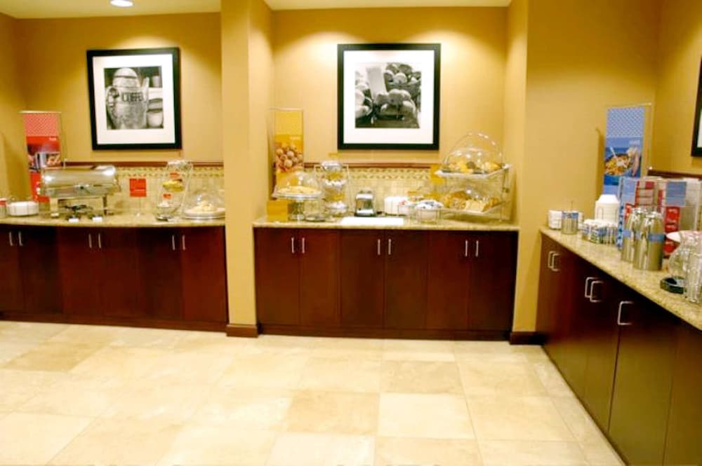 Hampton Inn Calera - photo 21