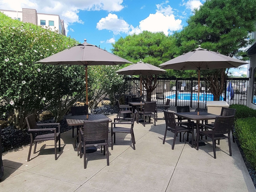 Hampton Inn Greensburg - photo 30