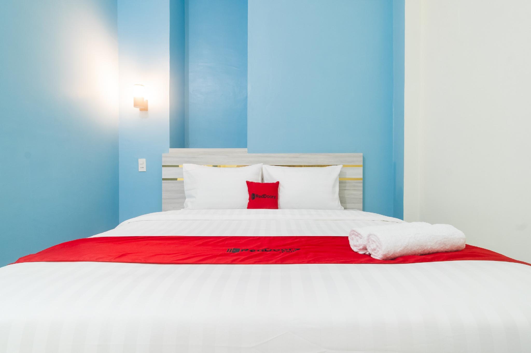 RedDoorz Plus at Sempurna Inn Medan in Medan, Indonesia