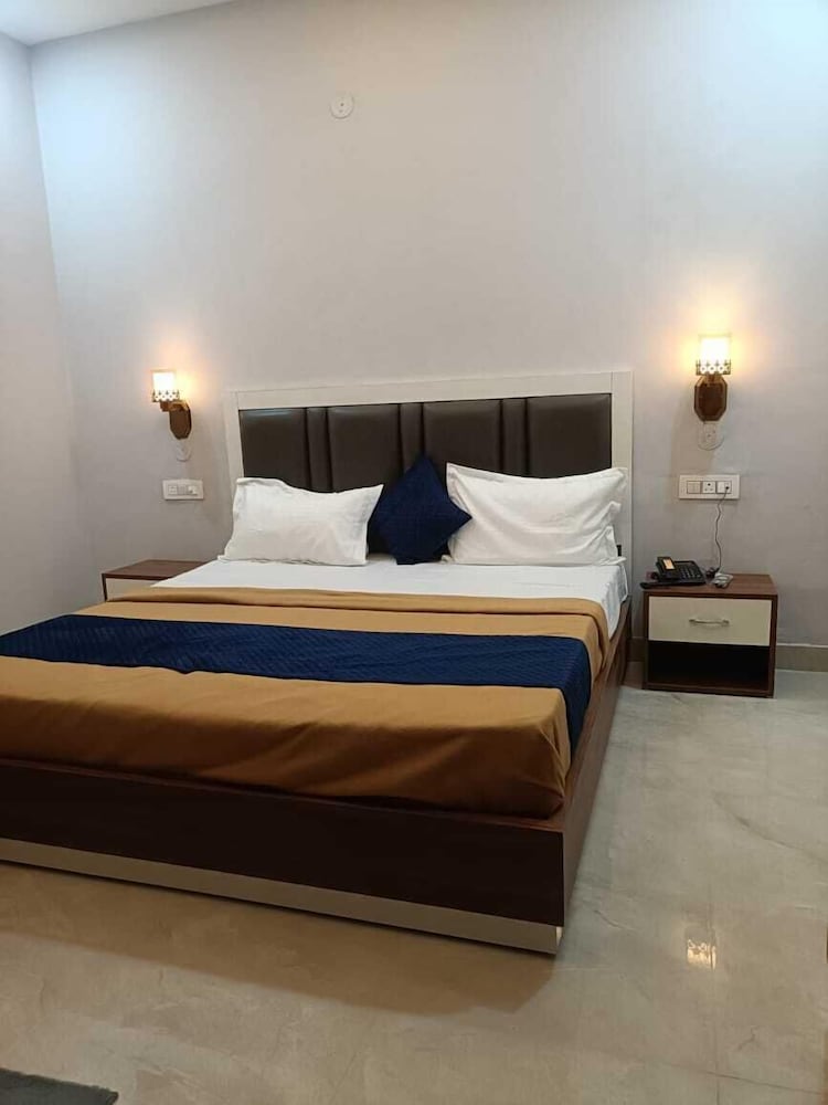 Hotel Kamboj in Kharar, India