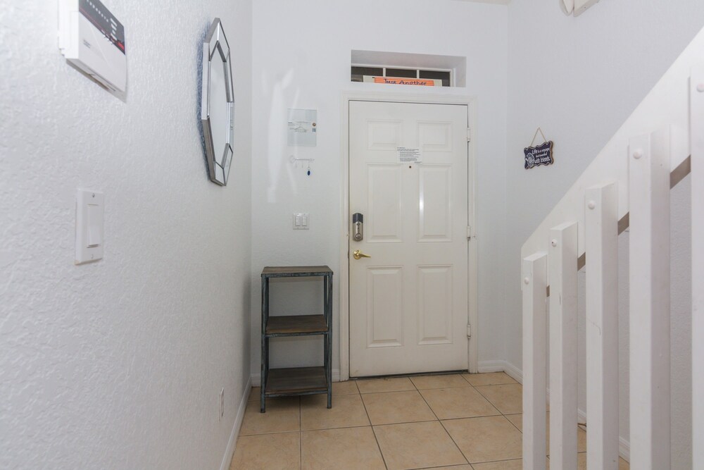 5Br 3Bath Private Townhome 13min Disney 1496ft - photo 12