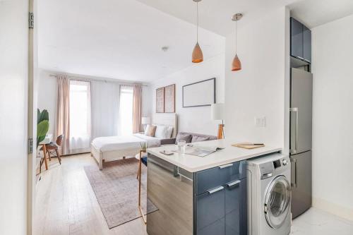 1597 2 Luxury Upper East Side Studio W&D — 4-Star Luxury Hotel in New York City, United States