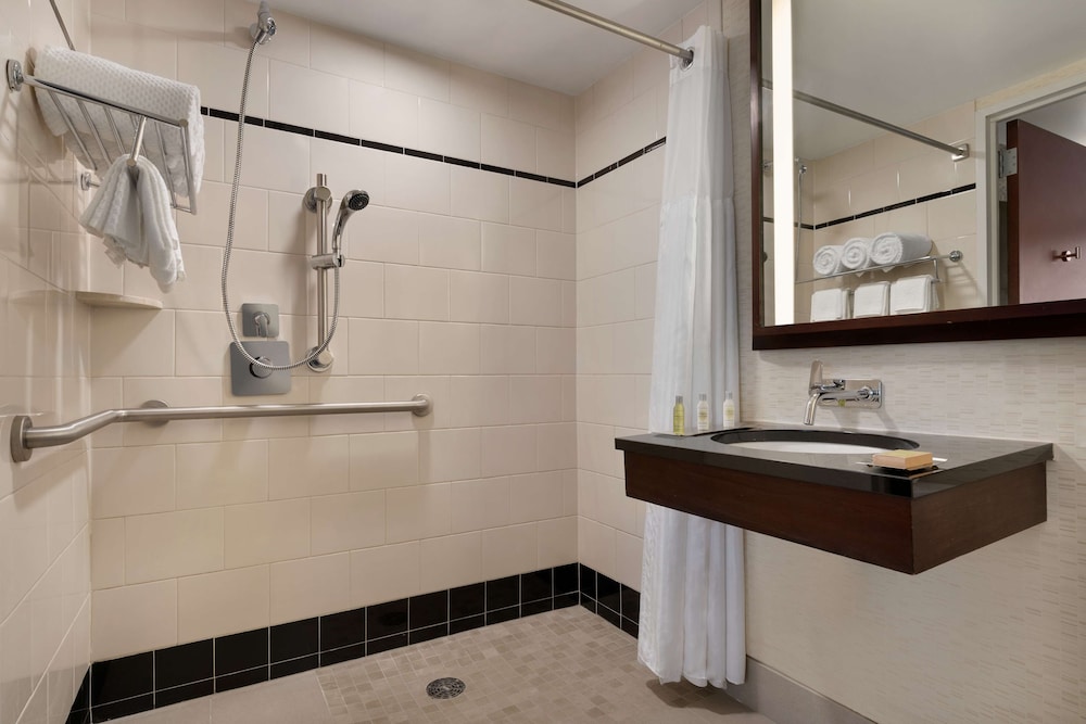 DoubleTree by Hilton New York Downtown - photo 24