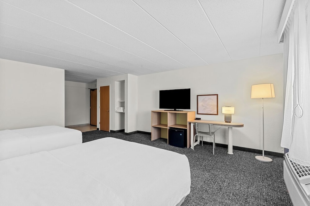 Spark by Hilton Cedar Falls - photo 4