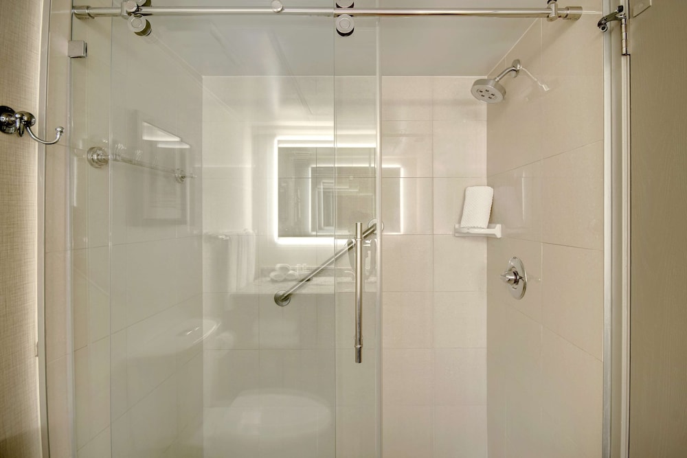 Embassy Suites by Hilton Jacksonville Baymeadows - photo 52