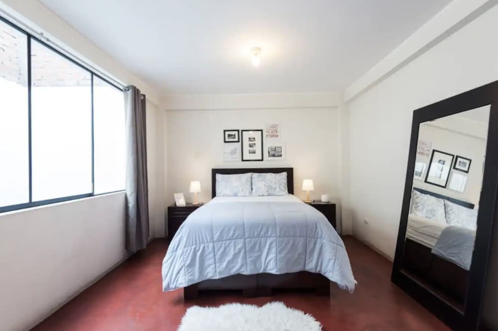 Inkahuset Airport in Callao, Peru