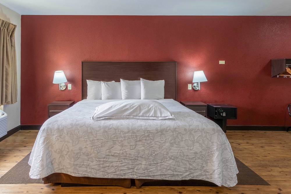 Red Roof Inn Plus El Paso East - photo 21