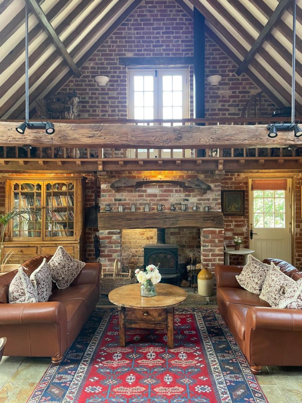 The Barn at Logmore Farm — hotel in Dorking