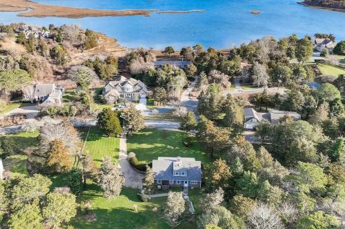 Spacious Home with Sprawling Yard — 4-Star Luxury Hotel in Orleans, United States