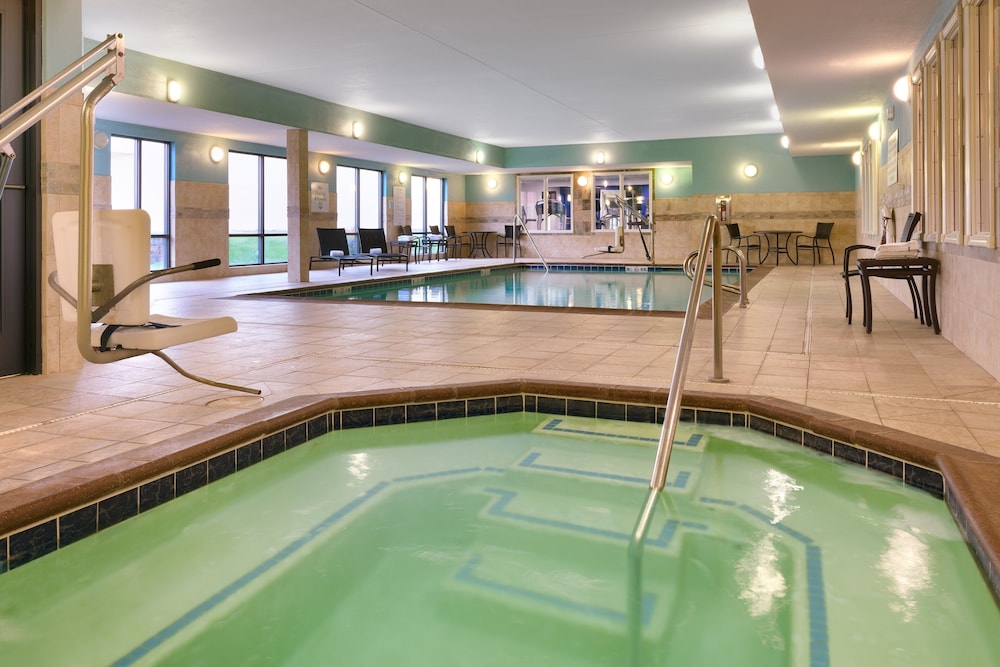 Holiday Inn Express Hotel & Suites Helena by IHG - photo 32