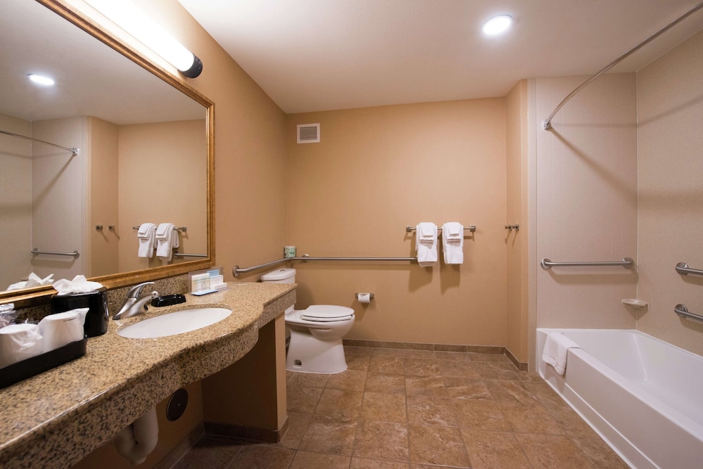Hampton Inn & Suites Rifle - photo 35