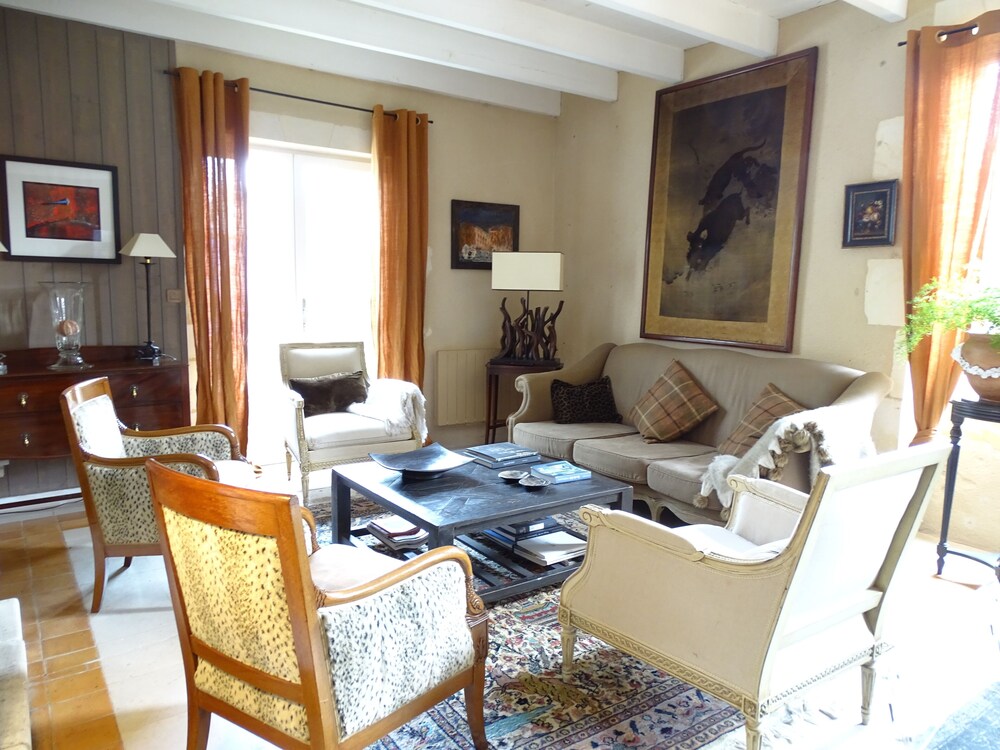 Maison Le clos du Vieux Porche — 4-Star Luxury Hotel in La Couarde-Sur-Mer, France