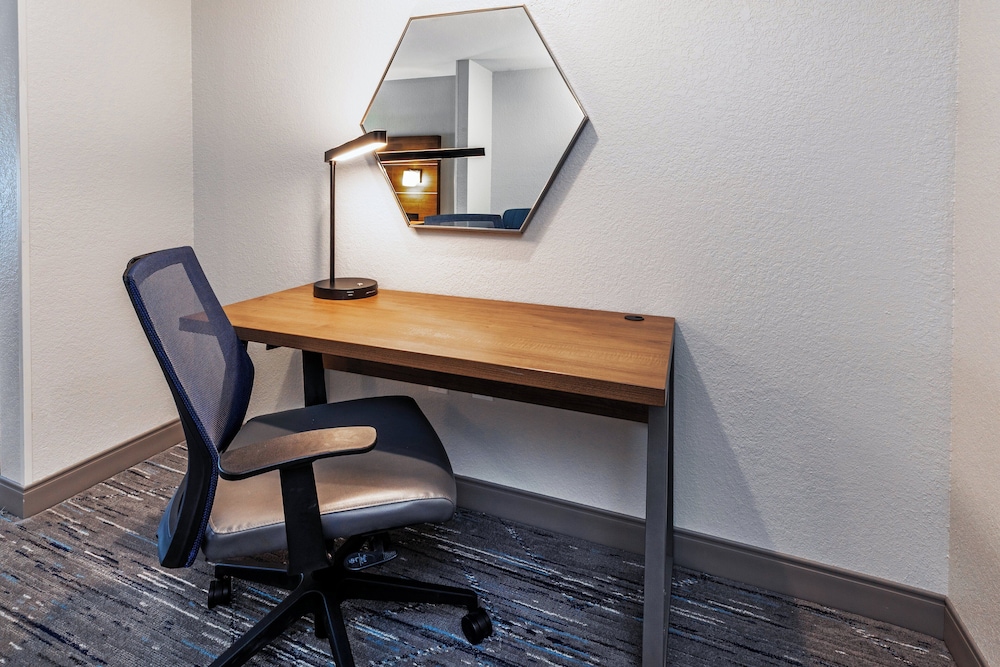 Holiday Inn Express & Suites Tulsa S Broken Arrow Hwy 51 by IHG - photo 10
