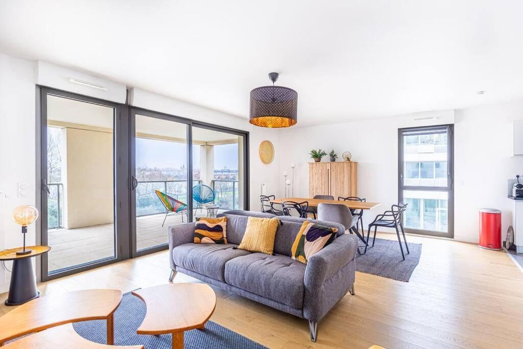 Guestready Peaceful Escape in la Bastide in Bordeaux, France