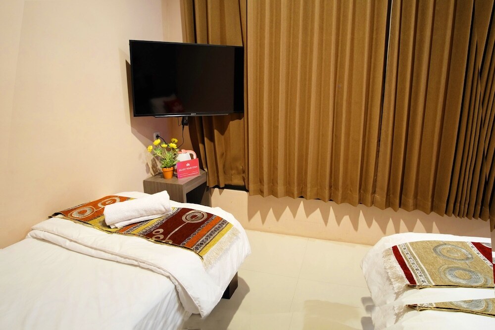 ZEN Rooms Basic Audah Syariah Sutos - last minute hotel in Surabaya