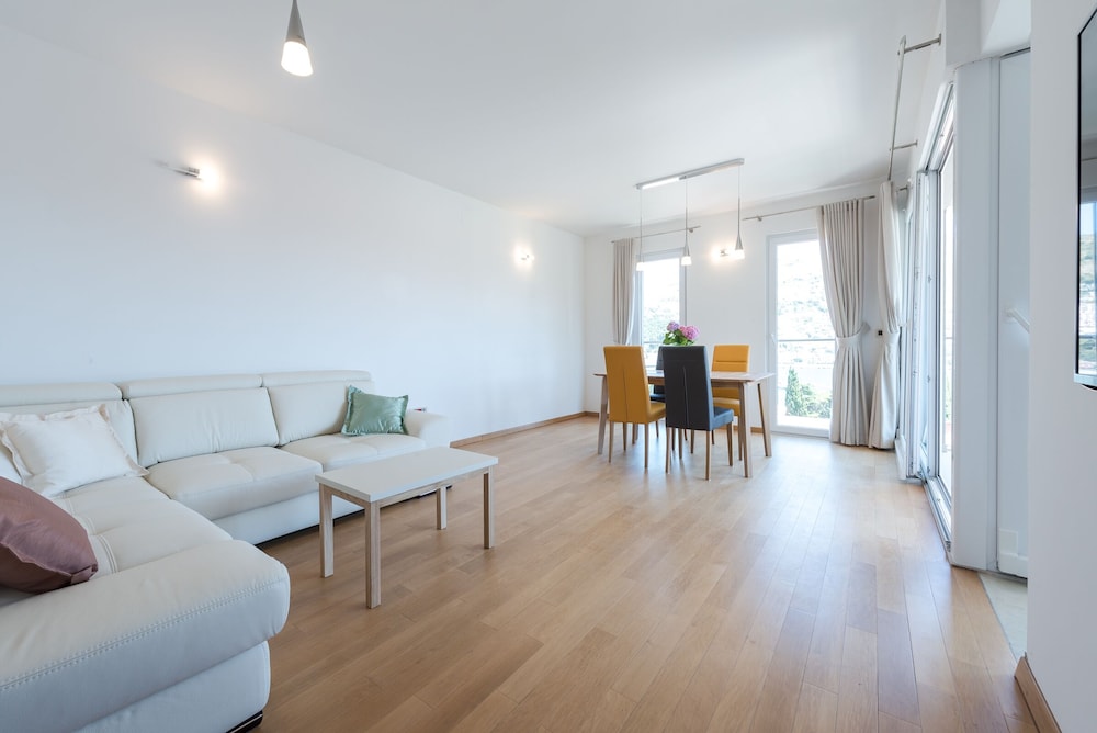 Apartment Maro Bayview