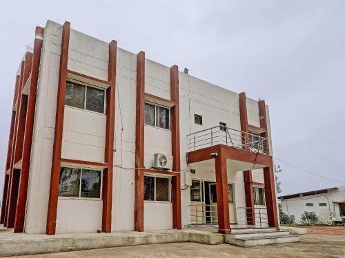 Hotel O Midway Treat Dhar in Dhar, India