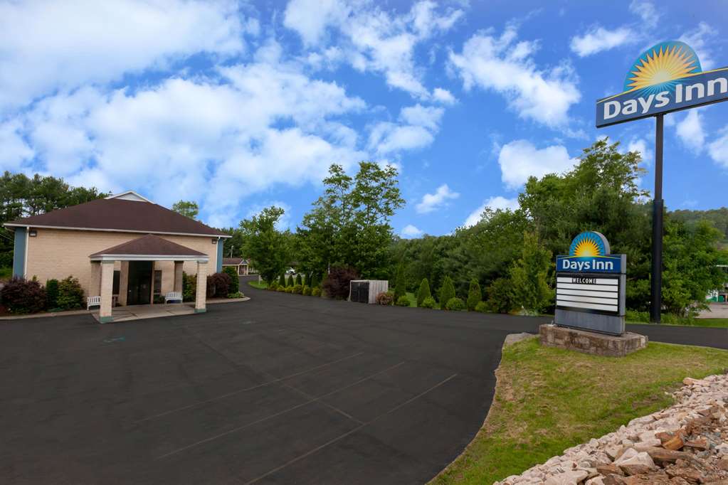 Days Inn by Wyndham Donegal - photo 2