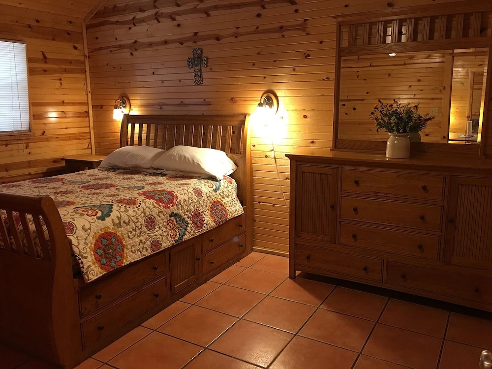 Frio Springs Lodges - photo 16