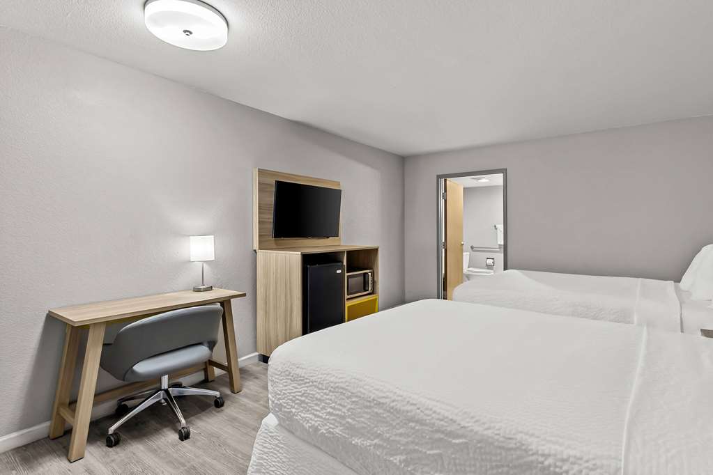 Days Inn by Wyndham Buckeye - photo 26