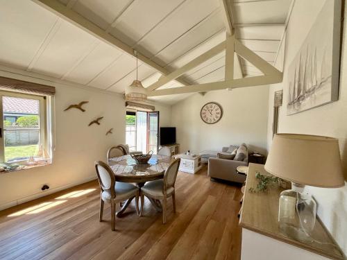 Myfa Beachcottage Zeewind Ii 243 — Bredene