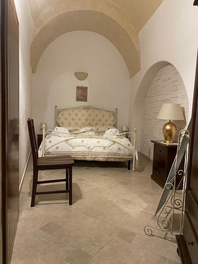 Suite San Francesco — 4-Star Luxury Hotel in Grottaglie, Italy