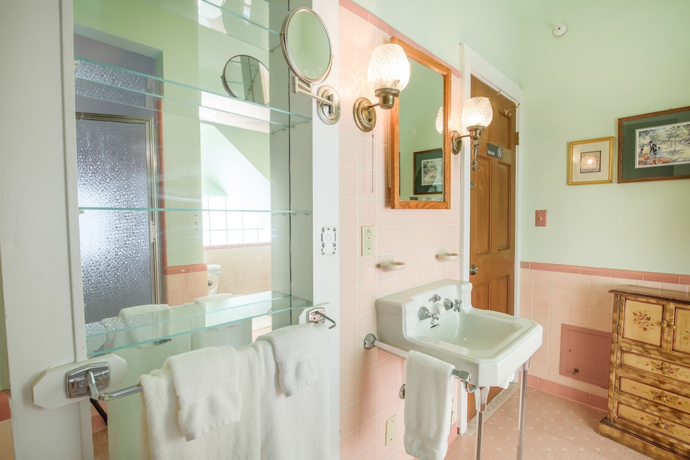Sweetwater Branch Inn - photo 147