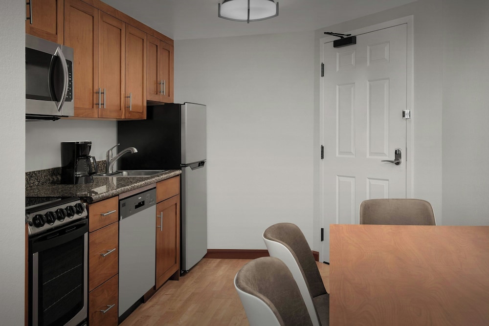 TownePlace Suites by Marriott Suffolk Chesapeake - photo 15