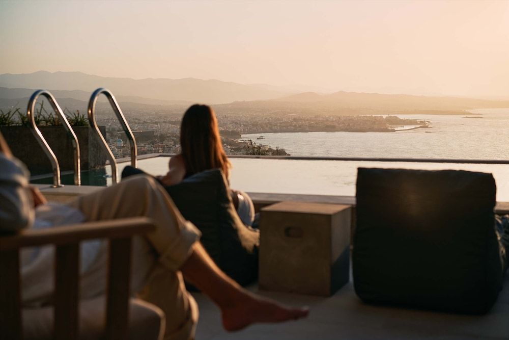 Omnia Villa I Heated Pool Stunning Seaview — 4-Star Luxury Hotel in Chania, Greece